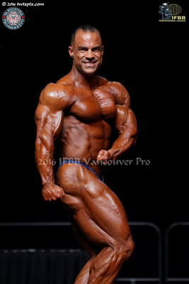 Men's 212 Bodybuilding Champion - Mark Dugdale