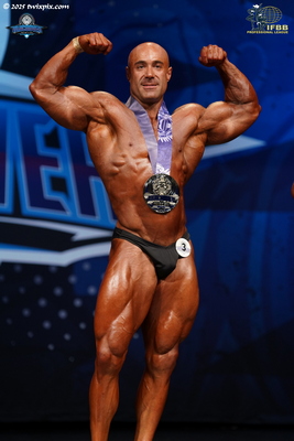 Open Men's Classic Physique - Seth Goss